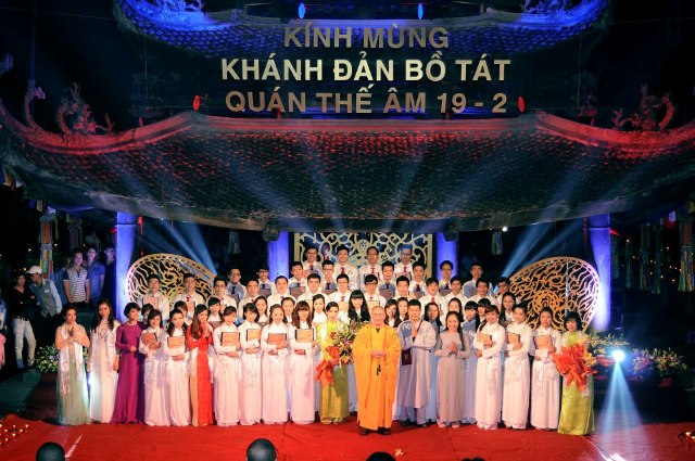 Đoàn TTN PT Trần Thái Tông TVTL Sùng Phúc tham gia văn nghệ mừng Lễ khánh đản Bồ tát quán thế âm