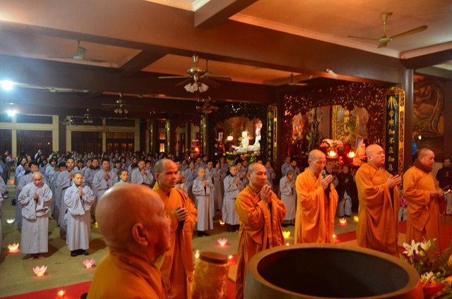Chương trình pháp đàm, tọa thiền, Lễ truyền đăng nhân ngày Phật thành đạo tại TVTL Sùng Phúc