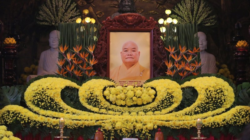 Tăng Ni và Phật tử Thiền viện Trúc Lâm Sùng Phúc hướng về Tổ đình Chùa Giác Thiên Tưởng niệm Đại lão Hòa Thượng Thượng Phước Hạ Tú